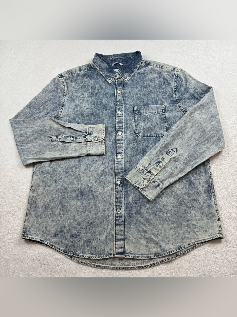 American eagle outfitters Denim shirt men’s size XXL blue acid wash button down
